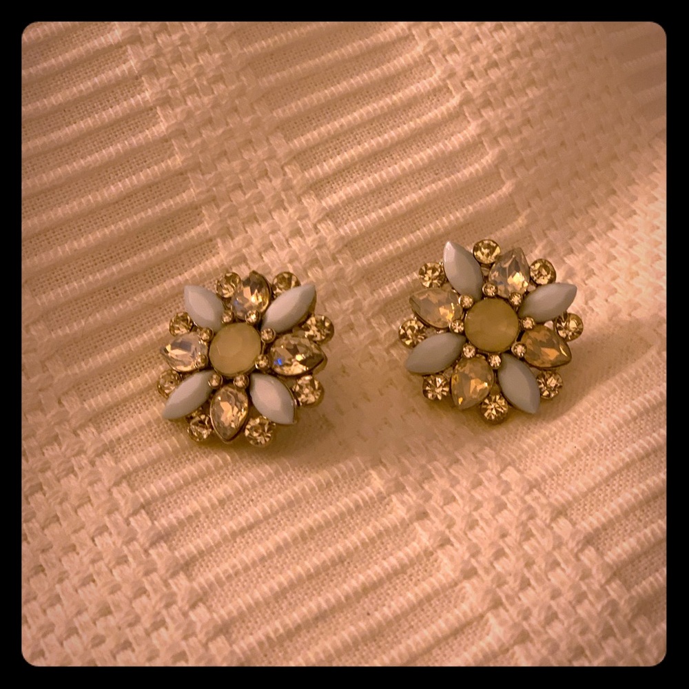 Fashion clear and blue earrings
